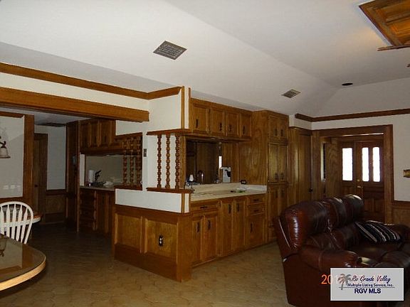 4th image of 5332 Papaya Cir