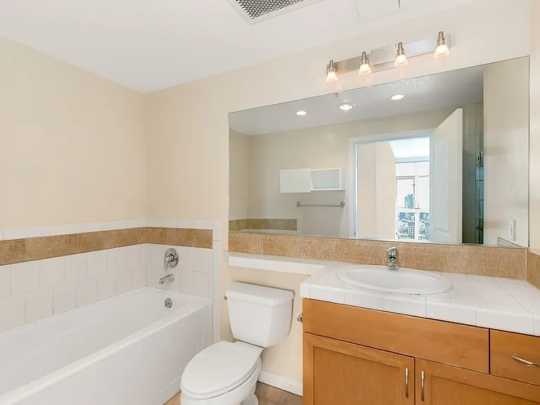 850 Beech St #1203 — Photo 4