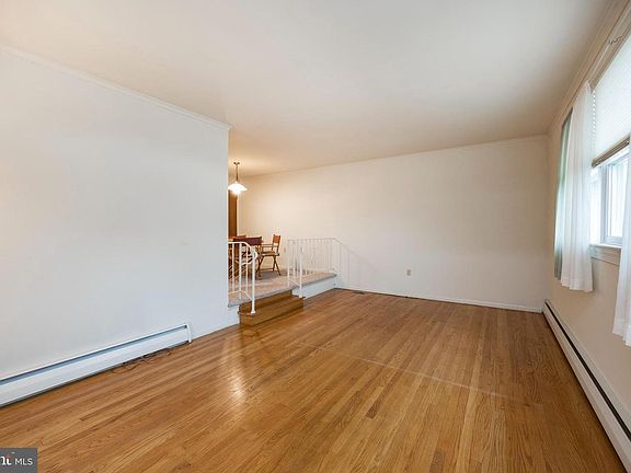 5th image of 489 Franklin St