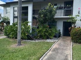 13283 Pineapple Palm Ct