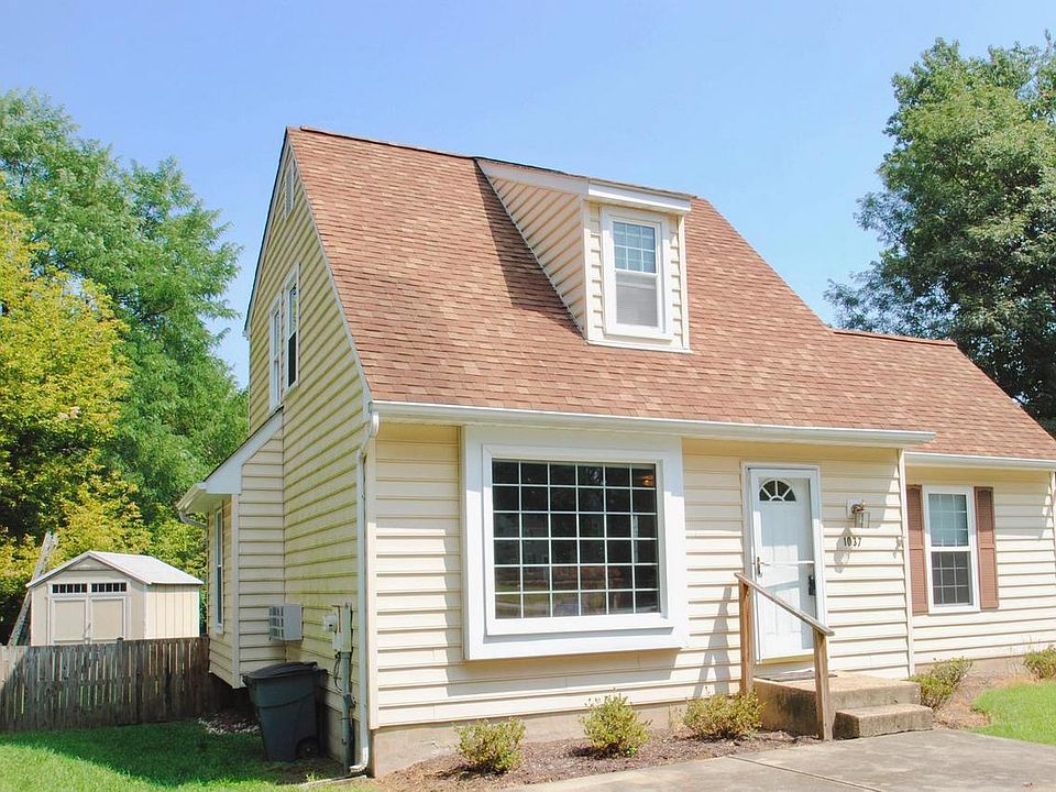 1st image of 1037 Hyde Park Dr
