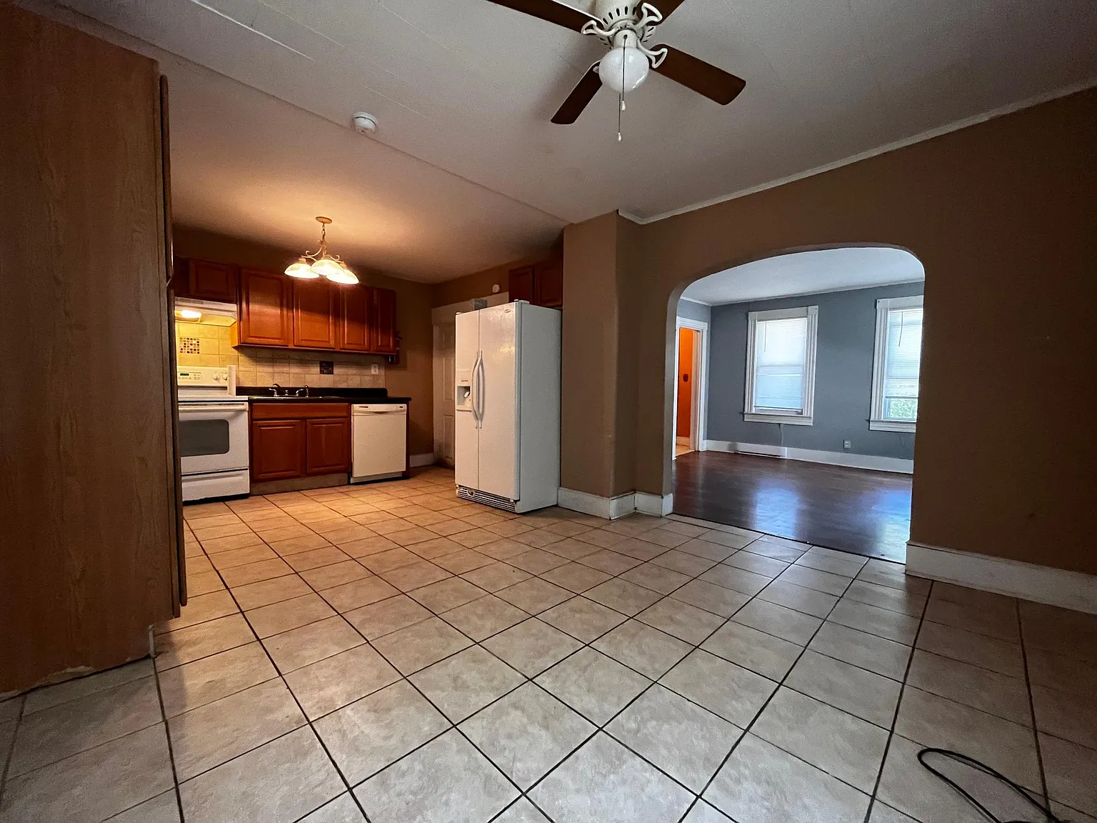 3 bed, 1600 sqft, $2,100 — Photo 4