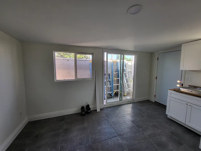 1629 Highland St #3 — Photo 6