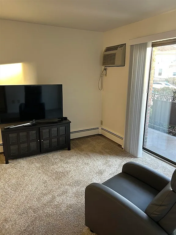 Studio, 1.0 bath, 500 sqft, $1,595 — Photo 4