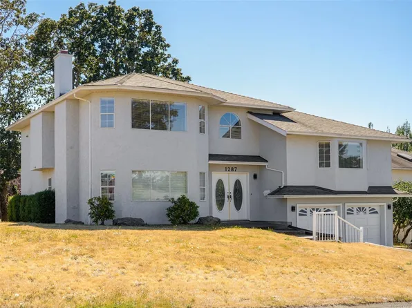 1287 Carmichael Ct, Saanich, BC V8Z 7B9