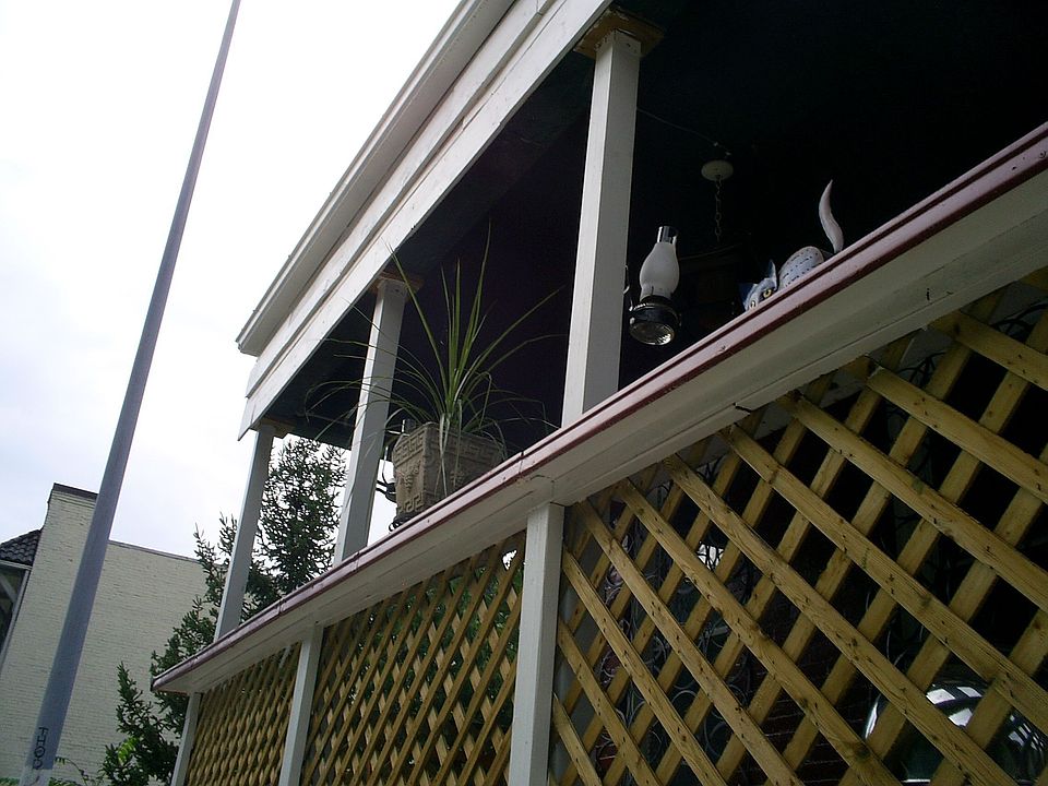 Lower part of front porch