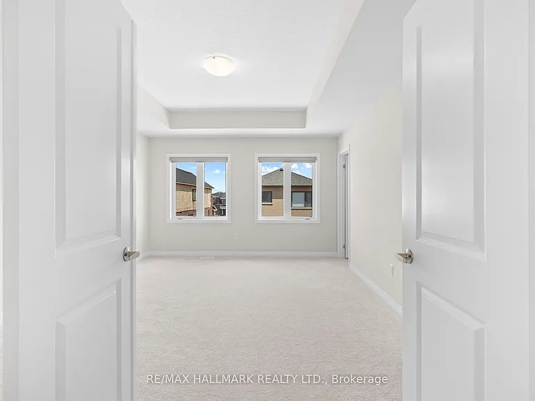 16 Crossmore Cres — Photo 13