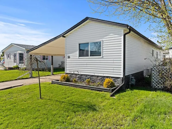 10 Hawthorne Dr, Essex, ON N0R 1J0