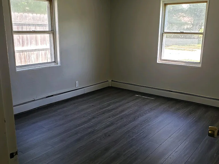 431 Howell Dr — Photo 10