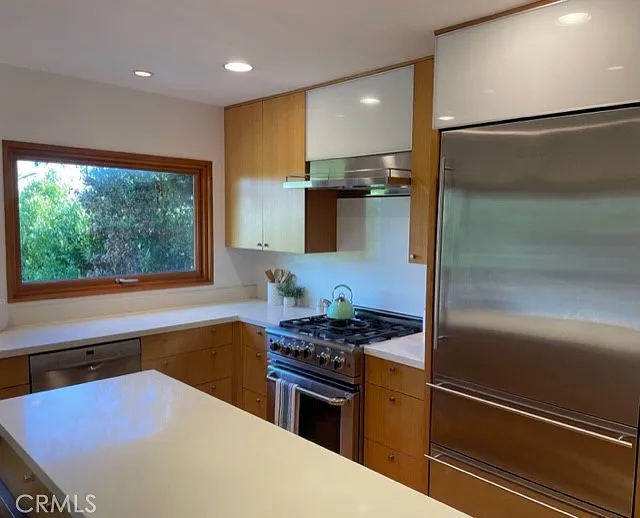 3120 S Barbara St — Photo 9