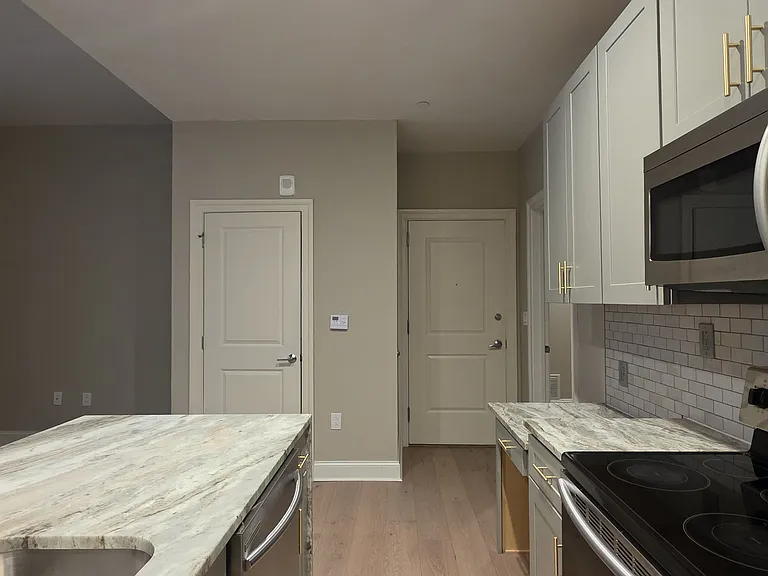 1411-17 Walnut St #201 — Photo 5