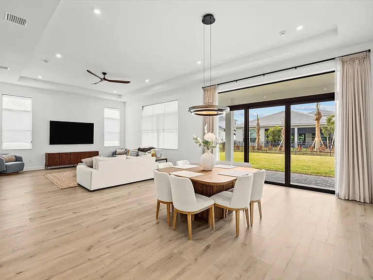 12882 SW Taranto Way — Photo 3