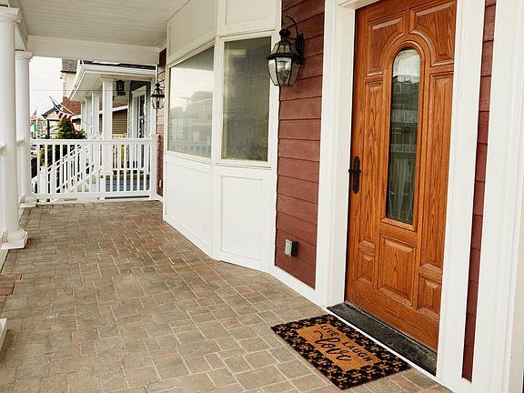 3rd image of 431 Beach 130 St