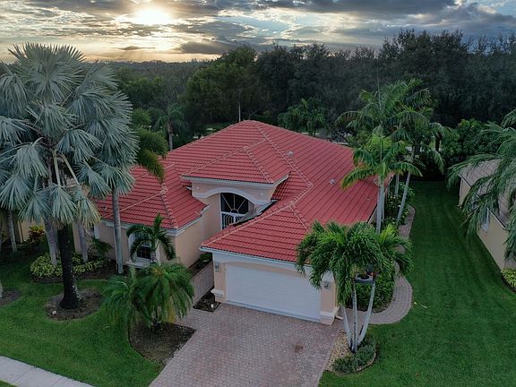 Home For Sale In BELLAGGIO TOWNE PARK