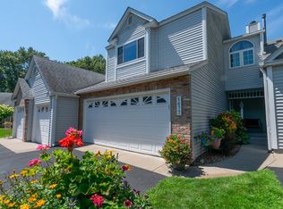 5677 Donegal Ct, Shoreview, MN 55126