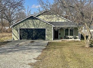 18 Wolf St, Washington, IN 47501