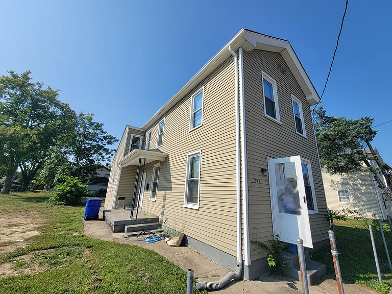 281 Walnut St — Photo 15