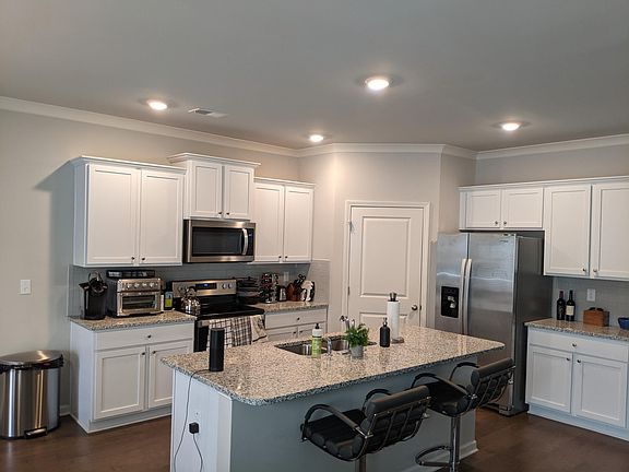 3rd image of 1343 Weedon Dr