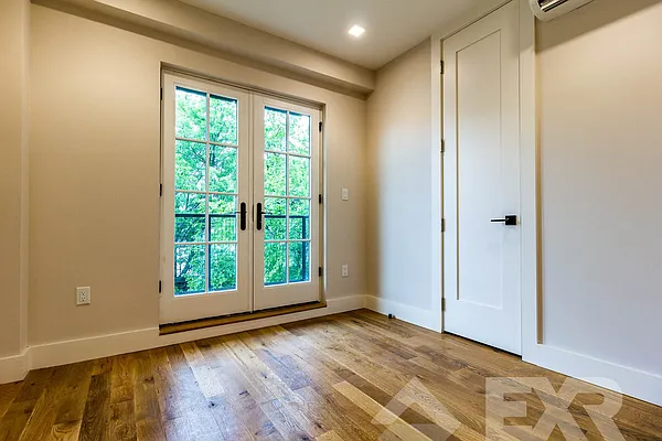 Rented by EXR | media 2