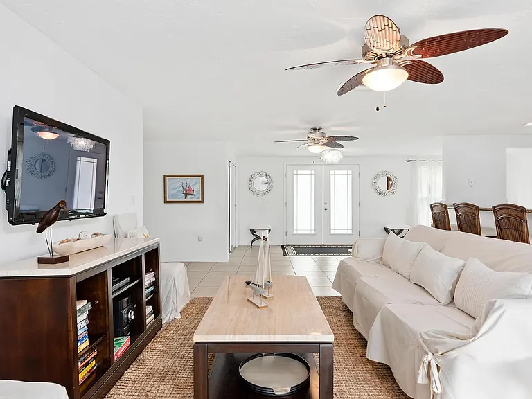 606 Key Royale Dr — Photo 16