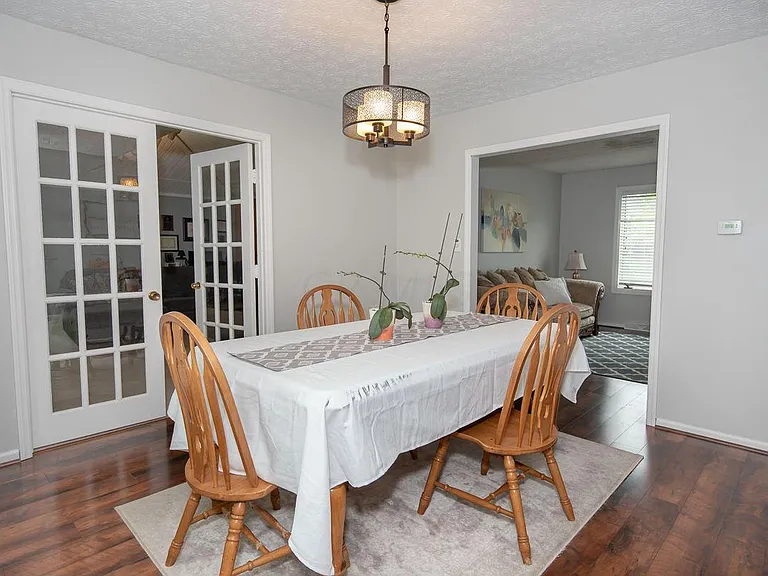 1617 Slade Ave — Photo 10