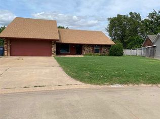 2061 Lantern Ln, Enid, OK 73703