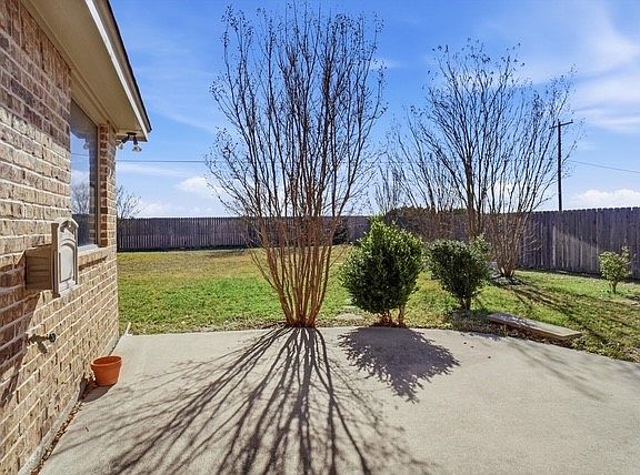 4th image of 368 Lockwood Ln
