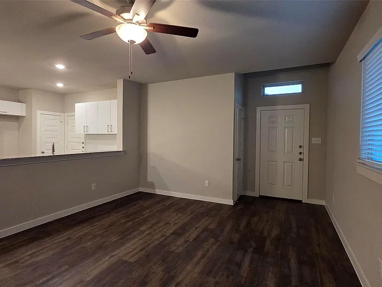 9773 Grosbeak Ln — Photo 3