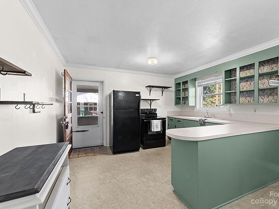 4th image of 242 Jenkins Ave