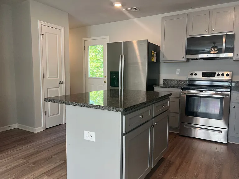 431 Camella Cir — Photo 5
