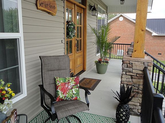 5th image of 40 Brush Creek Dr