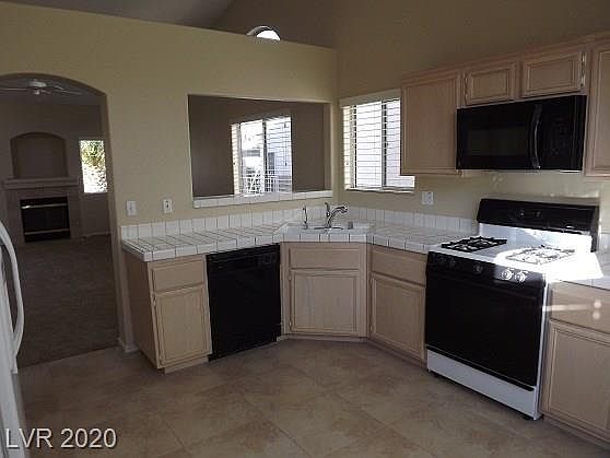 4th image of 9012 Valley Of Fire Ave #0