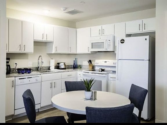 3rd image of 2220 N Glenville Dr Unit 2102-3