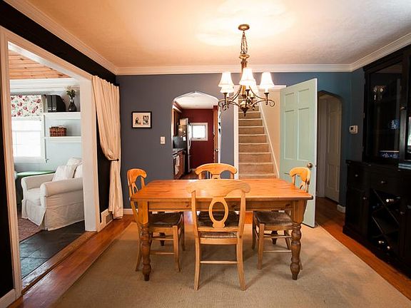 2nd image of 5542 Roeland Dr