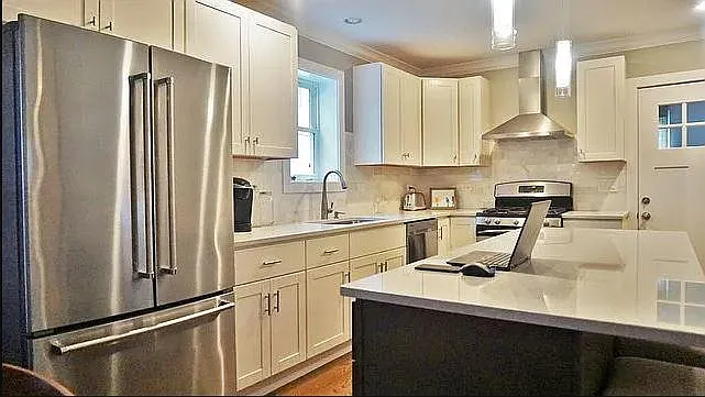 3 bed, 1700 sqft, $3,300 — Photo 3