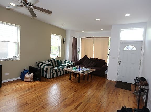 4th image of 2439 W Homer St #02