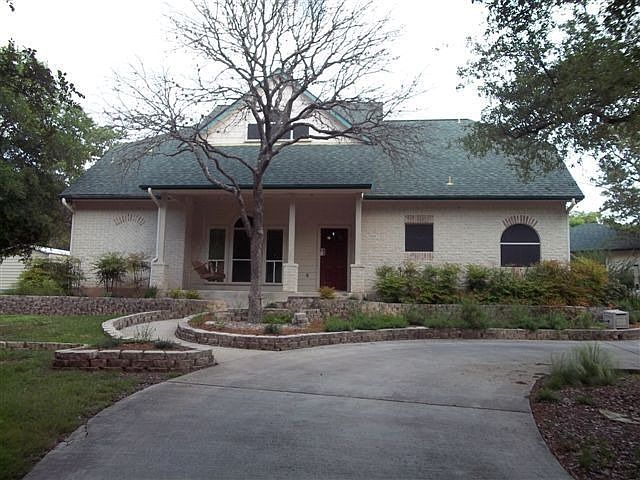 1st image of 618 Willow Creek Cir