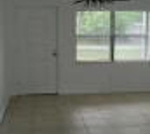 4th image of 554 Jacobsen Ave