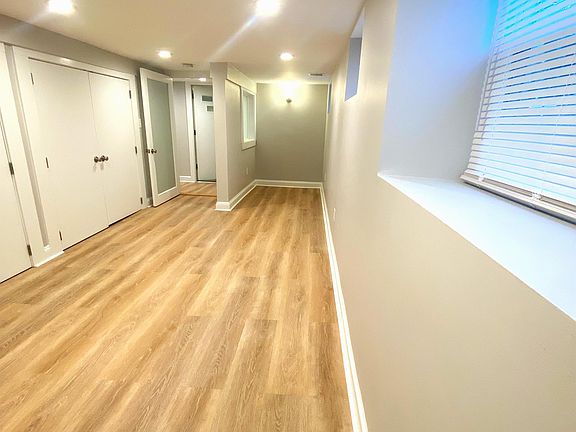 5th image of 431 S Huntington Ave #B