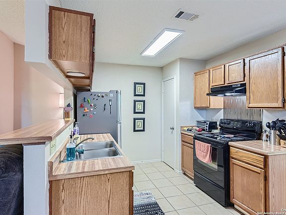 5th image of 6010 Parkwood Dr