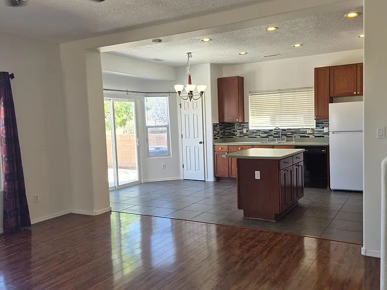 2946 Payton Trl SW — Photo 6