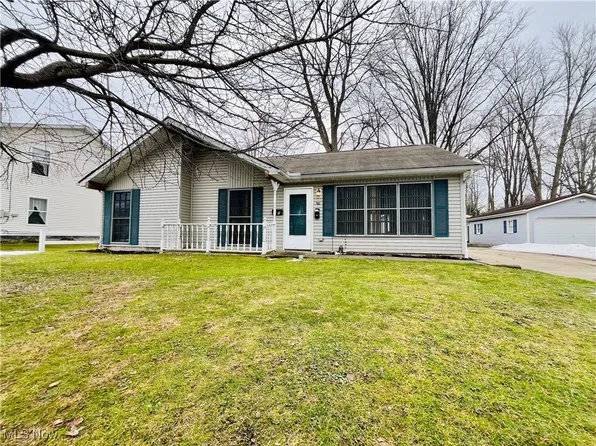 60 Roosevelt Dr, Geneva, OH 44041