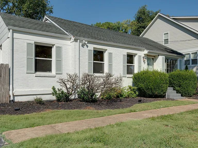 Hayden Dr — Photo 3