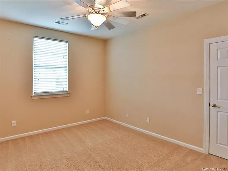 9716 Ravenscroft Ln NW — Photo 11