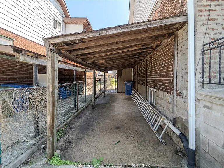 1124 Mercer St — Photo 4