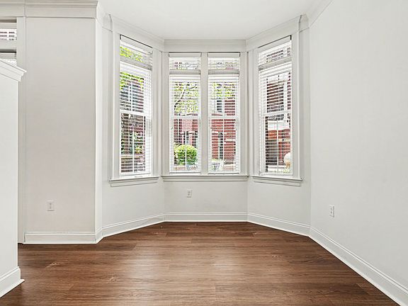 4th image of 2810 Selwyn Ave Unit 124