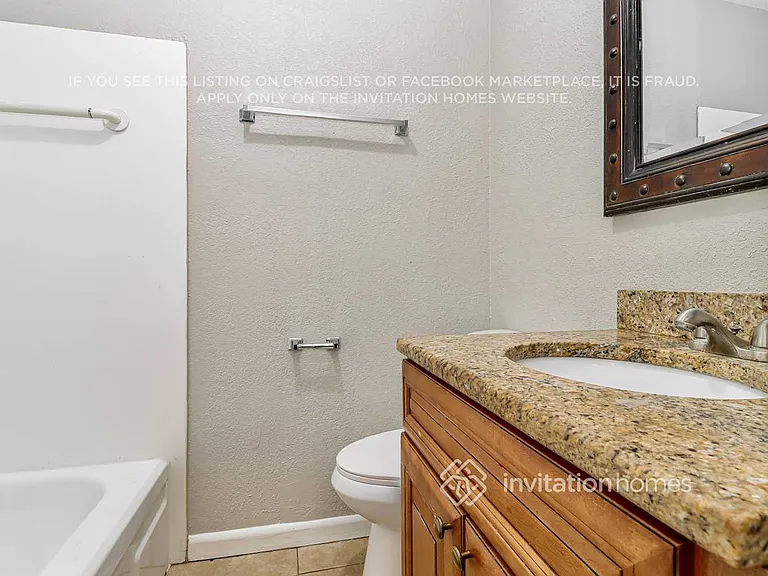 939 Lakewood Ave — Photo 14