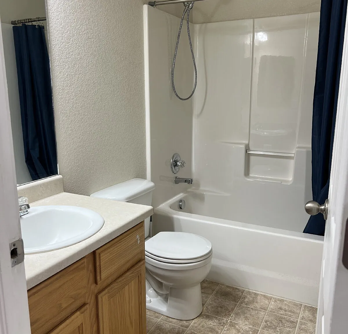 3 bed, 2.0 bath, $1,700 — Photo 2