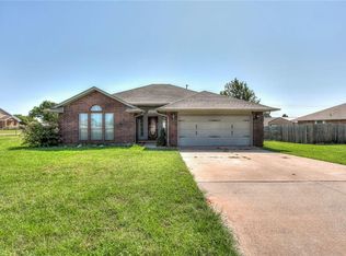 1426 Cherokee Cir, Blanchard, OK 73010