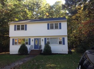 10 Hammond Dr, Wilton, NY 12831